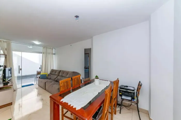 Apartamento à Venda - João Pinheiro, 3 Quartos, 160 m2