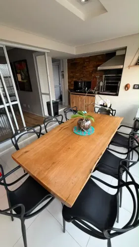 Apartamento para aluguel possui 100 metros quadrados com 2 quartos