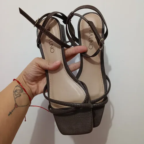Sandália nova via uno 38