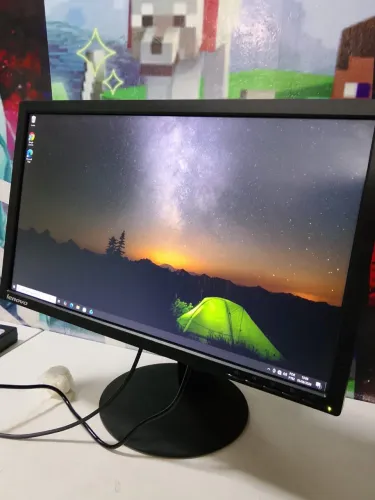 Monitor Lenovo de 22 polegadas