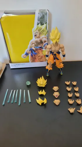 GOKU SUPER SAYAJIN
