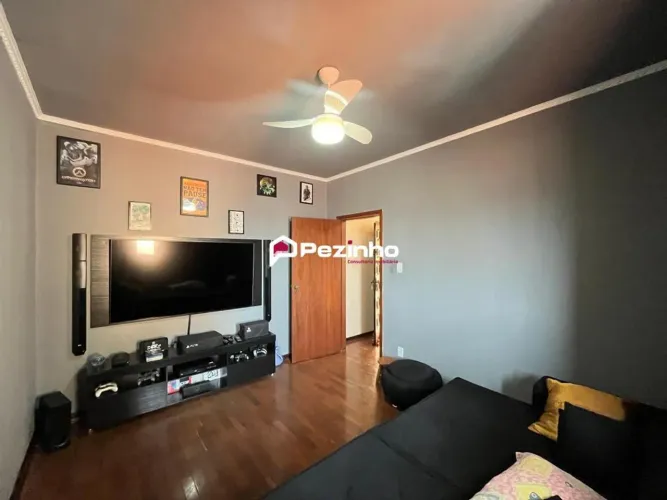 Sobrado na Vila Camargo Limeira-SP, 03 quartos, 180 m² área construida.