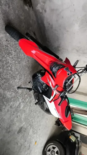 Moto muito top único dono