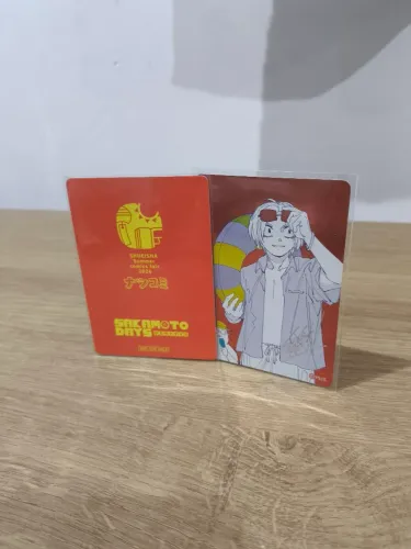 Sakamoto Days NatsuComi 2026- Card Metal Kira Promocional