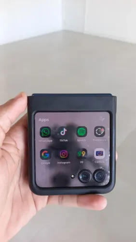 Troco celular dobrável Razr 60 por Samsung ou vendo