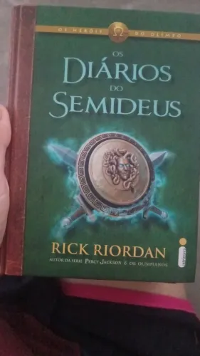 Os arquivos dos semideuses e os diários dos semideuses