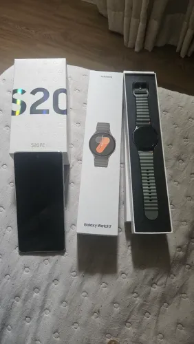 Vendo Galaxy Watch7 e Samsung S20 FE
