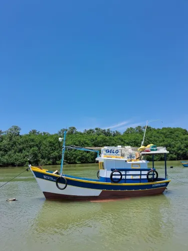 Vende-se barco semi novo fabricado 2020