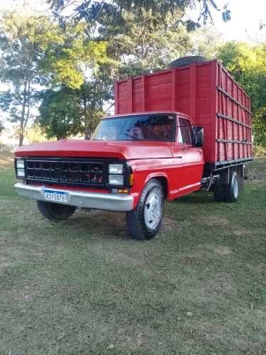 Caminhão boiadeiro f4000