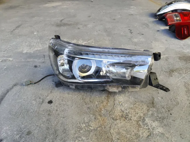 PAR FAROL HILUX 2017 PROJETOR DRL