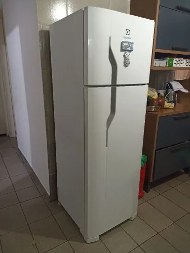Geladeira Electrolux DC35A 260 litros 127v