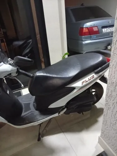 Yamaha FLUO impecável