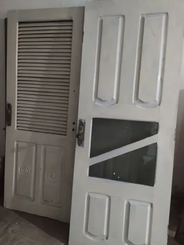 Lote de Portas de Madeiras