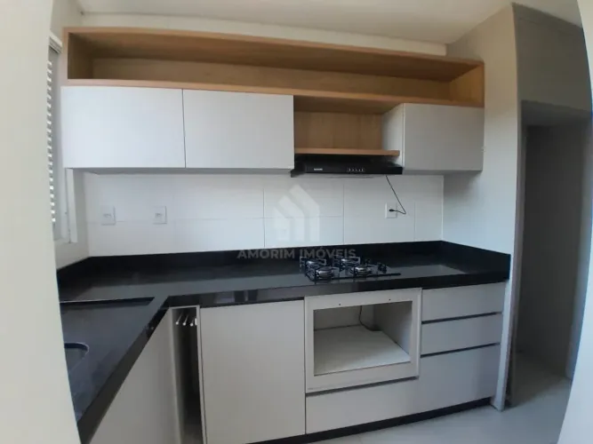 Apartamento com 3 Dormitórios | Suíte | Sacada com Churrasqueira | 2 Vagas de Garagem