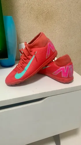 Chuteira Nike Society