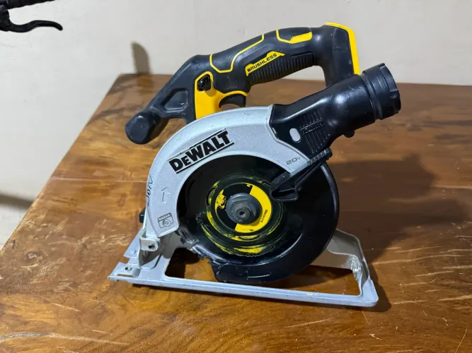 Serra Circular Sem Fio Dewalt 20v Max Dcs565b