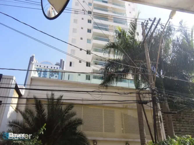 Apartamento para alugar no Centro, 02 quartos / 1 suíte com armário , 01 vaga