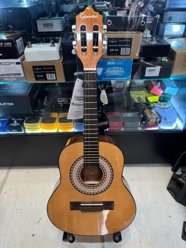 Cavaquinho Giannini Performance elétrico