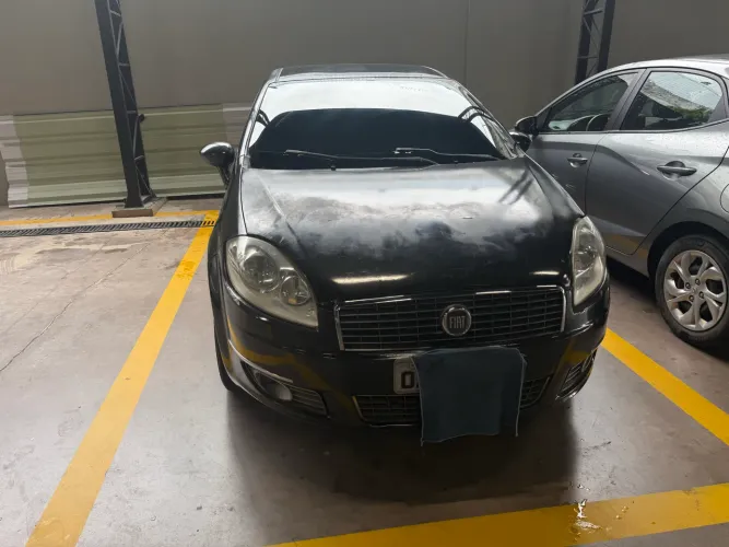 Fiat Linea Absolute 1.9/1.8 Flex Dualogic 4P 2011