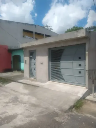 Vendo Casa na CDP, já financiada com banco, Recém reformada!