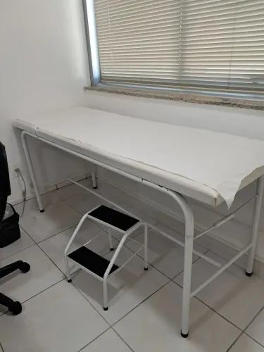 Maca hospitalar e escadinha