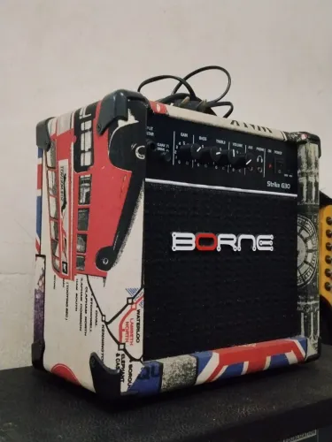 Amplificador de guitarra BORNE STRIKE G30 (pagamento por pix)