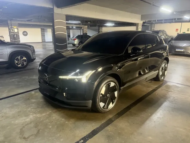 Volvo EX30 E60 Plus (elétrico) 2024