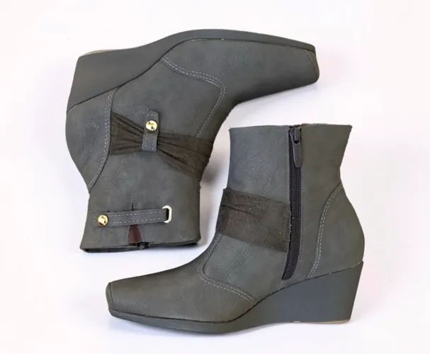 bota feminina de camurça marca piccadilly tamanho 36