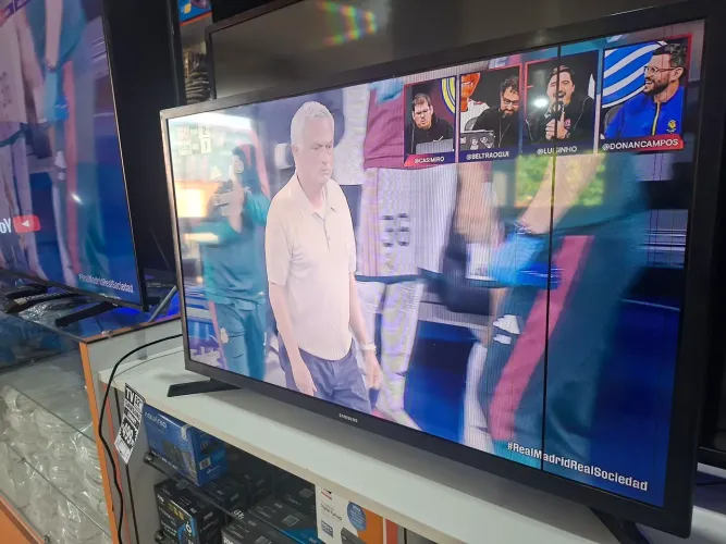 TV°32 SAMSUNG SMART