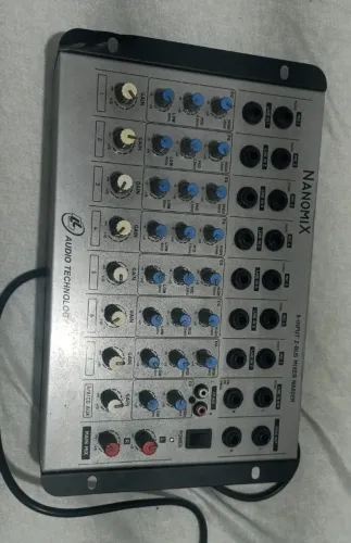 Mesa de Som NANOMIX 8 INPUTS