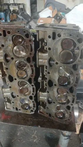 Dois cabeçotes do motor 350Magno