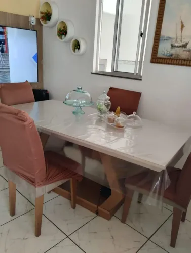 Mesa de jantar com 4 cadeiras 1,80 cm 