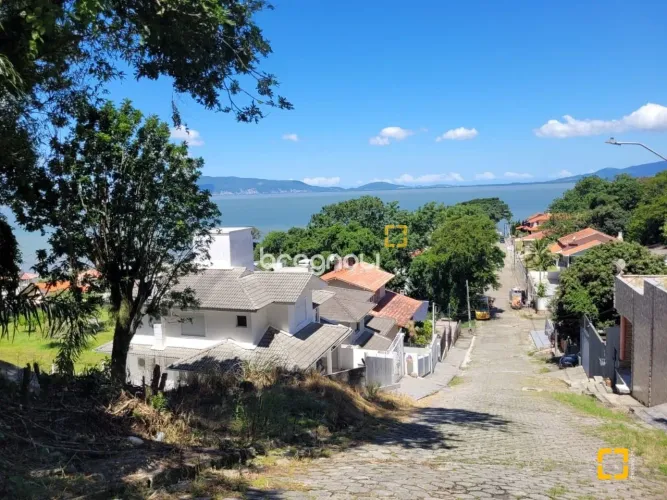 Terreno residencial com vista mar,bem localizado
