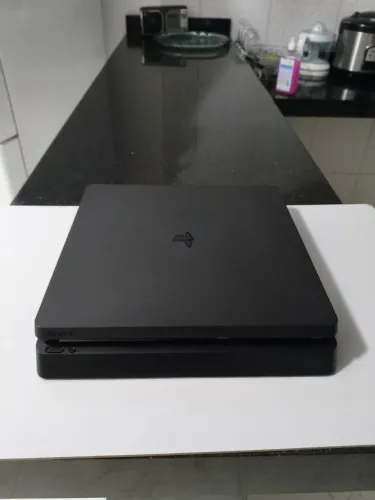  ps4 Playstation 4 slim 1tb acompanha 1 controle e 1 jogo