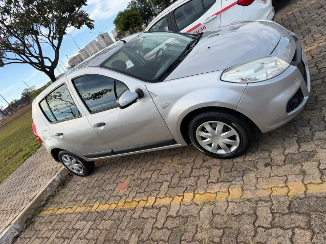 Renault Sandero Expression Hi-flex 1.6 8V 5P 2013