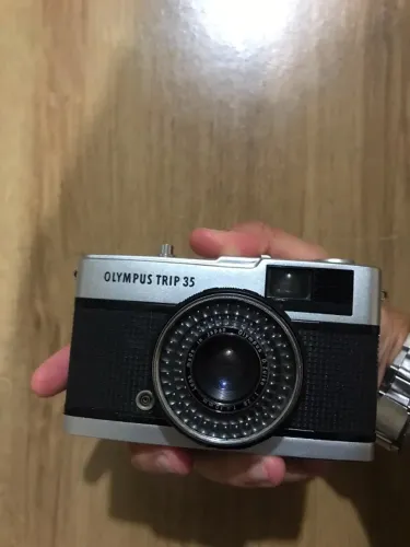 Câmera analógica Olympus Trip 35