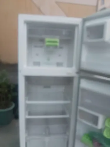 Vendo uma geladeira