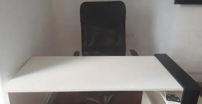 Kit Mesa e Cadeira de Escritório