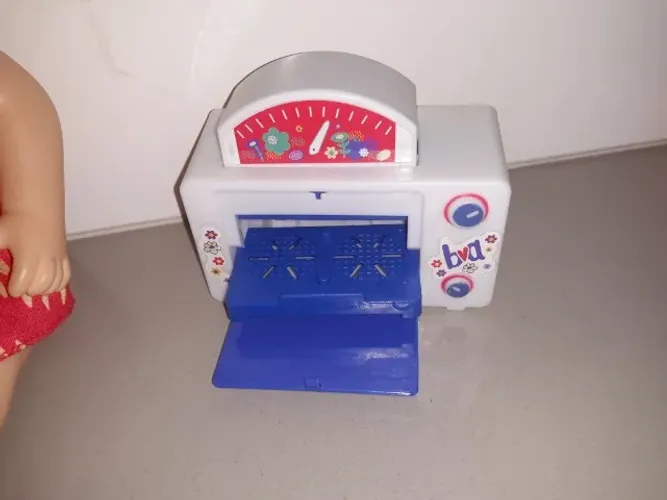 Baby alive cozinha, faz pizza de massinha no forno.
