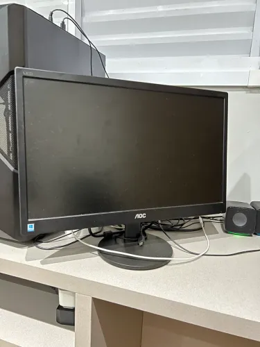 Monitor AOC - LEIA O ANÚNCIO