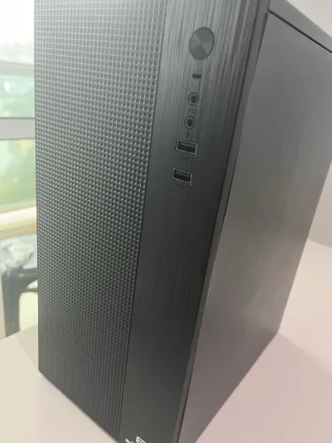 CPU I5 com 16 GB RAM e 250 GB SSD