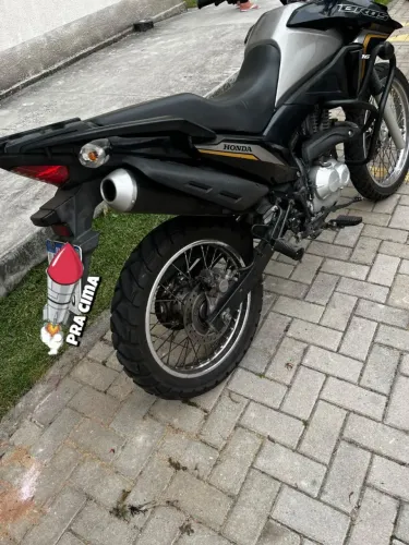 Vendo Bros Nxr 160 ESDD, motinha zera 26 pago só transferir 2 pneus zerado relação zera
