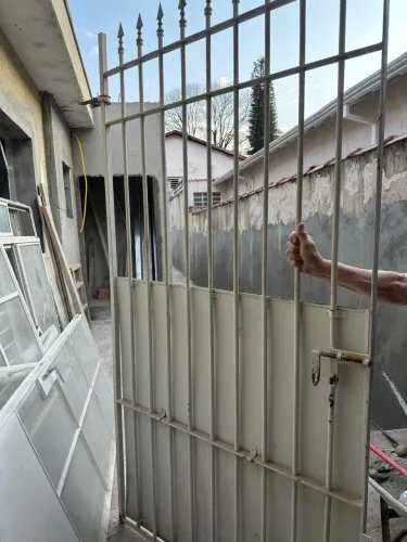 Portão em ferro 2 folhas + porta em ferro e vidro