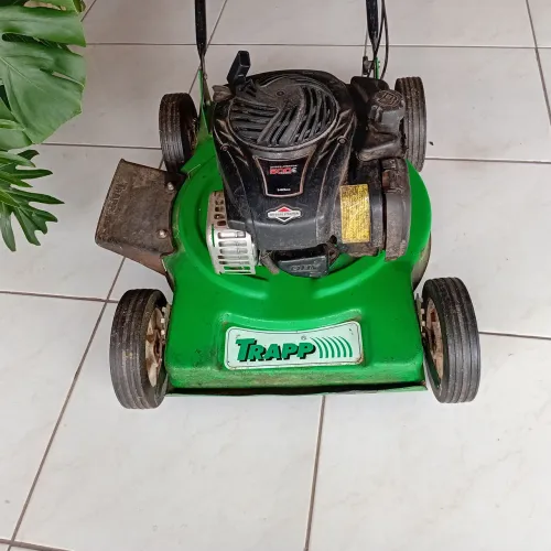Maquina para jardinagem a gasolina e óleo 2 tempo
