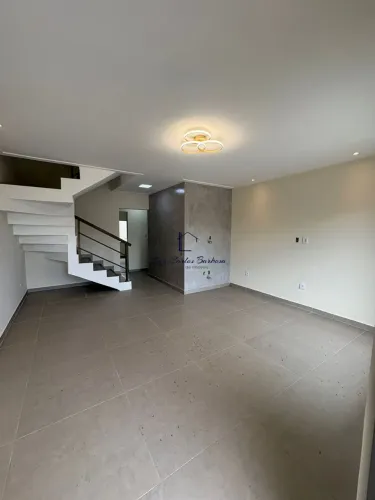 Triplex novo primeiro morador, de três quartos sendo duas suíte com closet.