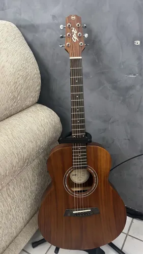 Vende-se violão 