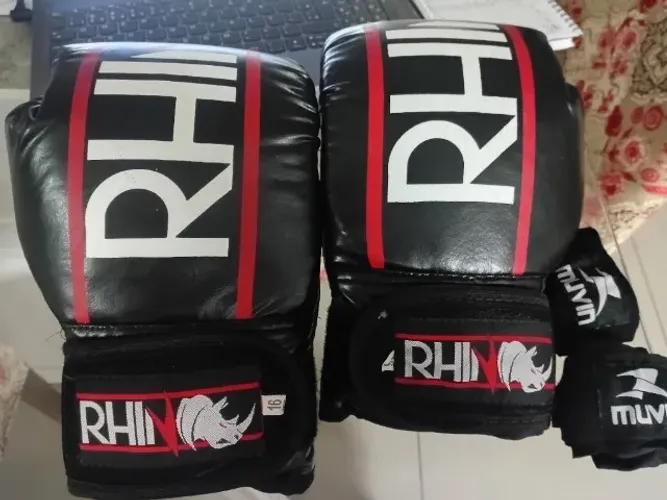 Luva de Boxe Muay Thai Kickboxing Rhino com par de Bandagem