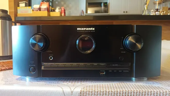Receiver Marantz SR5006 - 7.1 canais | 100W por canal | AirPlay + Som Premium