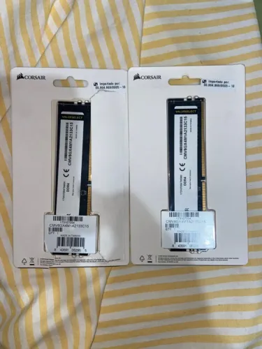 2 Unidades de Memória RAM Corsair 8GB DDR4 2133MHz ValueSelect - R$ 400,00 cada