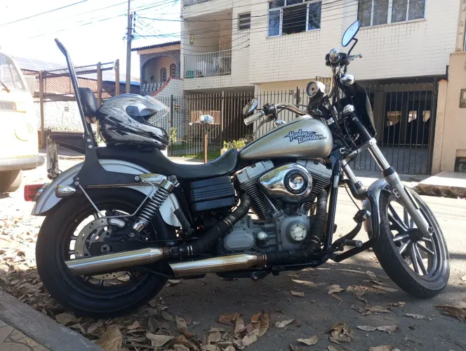 Vendo ou troco Dyna Super Glide- ano 2010, mod 2009. LEIA COM ATENÇÃO!